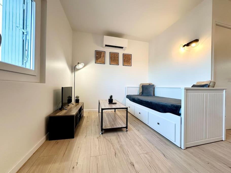 Appartement Le Clemenceau - Parking Prive - Fibre & Clim à Mont-de-Marsan Extérieur photo