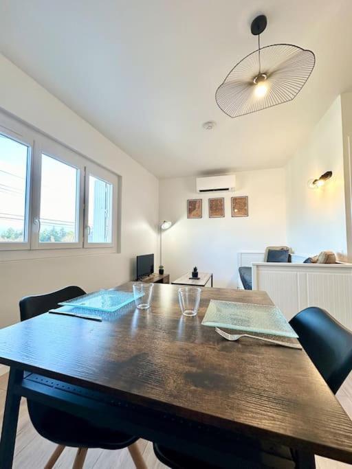 Appartement Le Clemenceau - Parking Prive - Fibre & Clim à Mont-de-Marsan Extérieur photo