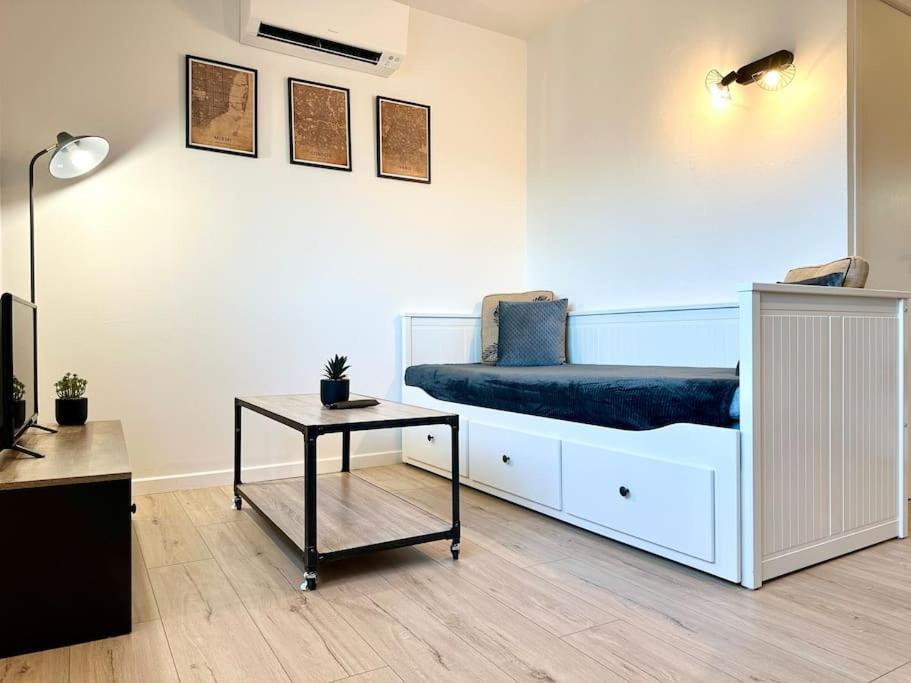 Appartement Le Clemenceau - Parking Prive - Fibre & Clim à Mont-de-Marsan Extérieur photo
